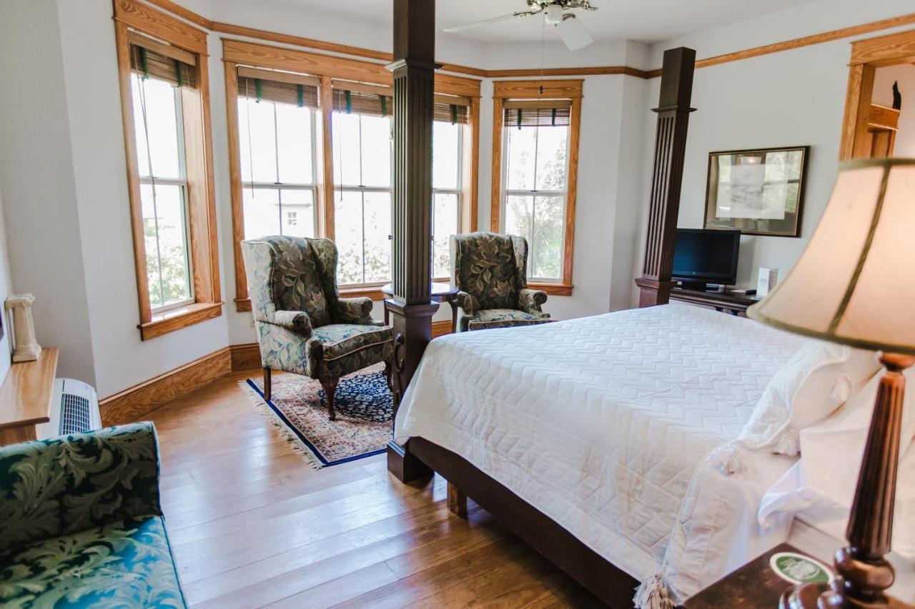 مانتيو Roanoke Island Inn الغرفة الصورة