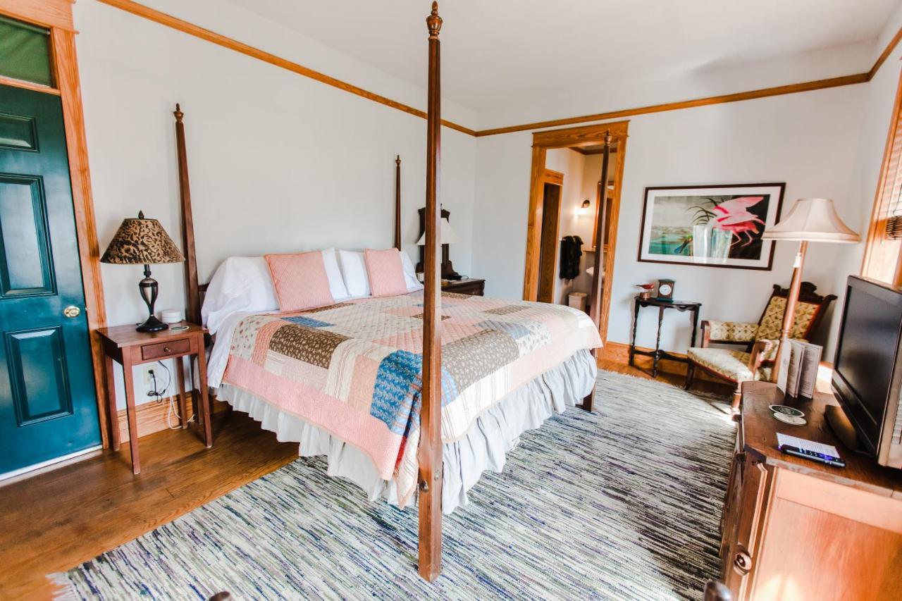 مانتيو Roanoke Island Inn الغرفة الصورة