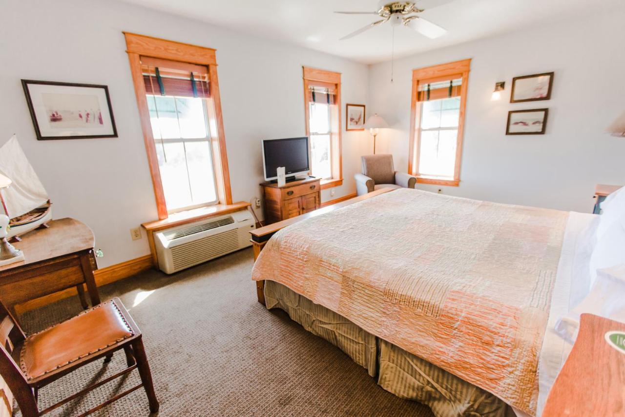 مانتيو Roanoke Island Inn الغرفة الصورة
