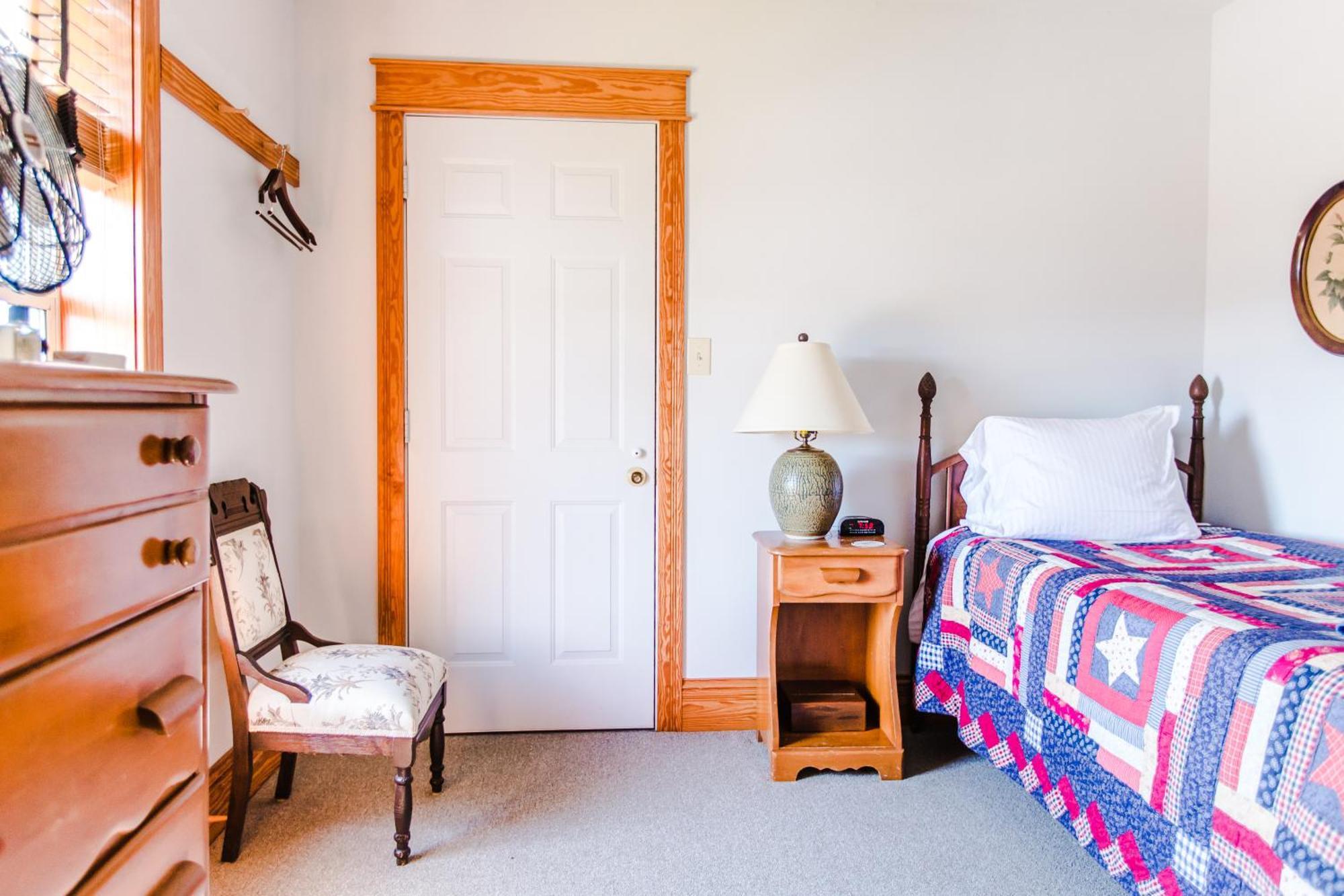 مانتيو Roanoke Island Inn الغرفة الصورة