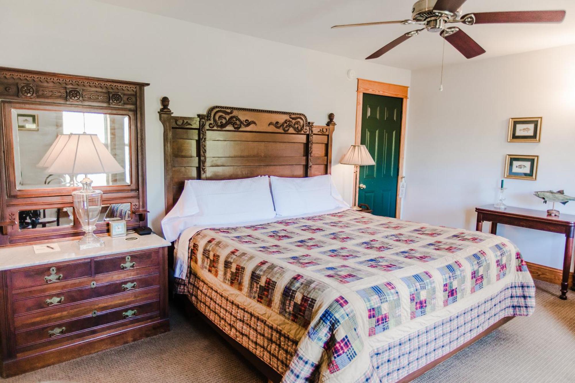 مانتيو Roanoke Island Inn الغرفة الصورة